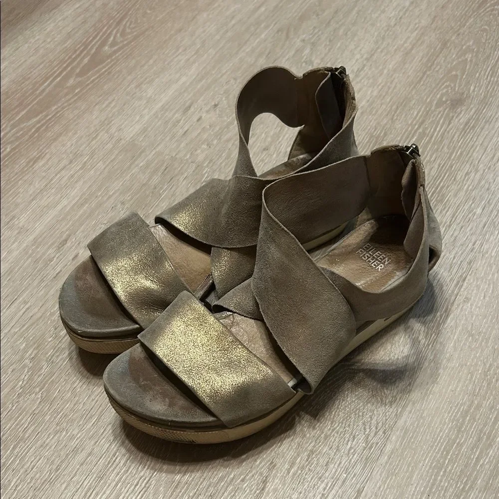 Eileen Fisher Crisscross Strappy Metallic Wedge Sandals sz 8